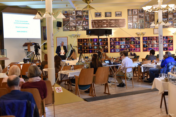 Press conference organized by the professional chamber Sanator in the house of Biotronic Centre for Social Support in Prague on 26 September 2018